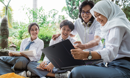 Edukasi Digital: Transformasi Sekolah Di Era Modern