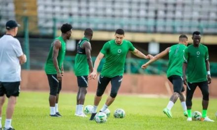 Sepak Bola Modern: Kompetisi, Teknologi, Dan Generasi Emas