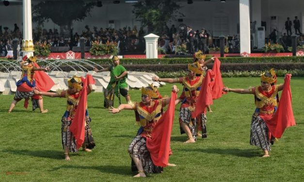 Ragam Tradisi Yang Tetap Bertahan Di Tengah Modernisasi