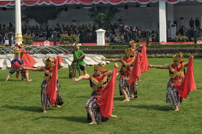 Ragam Tradisi Yang Tetap Bertahan Di Tengah Modernisasi