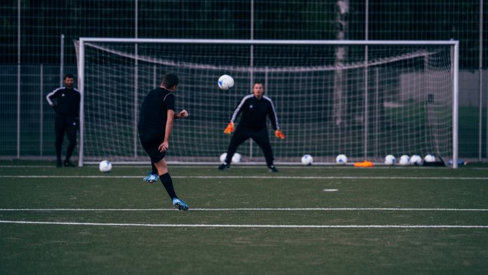 Strategi Taktik Dalam Dunia Sepak Bola Profesional