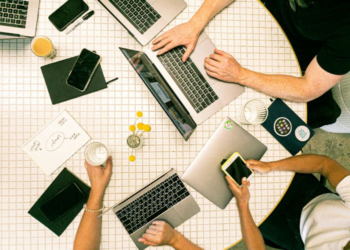 Layanan Digital Yang Semakin Memudahkan Aktivitas Masyarakat